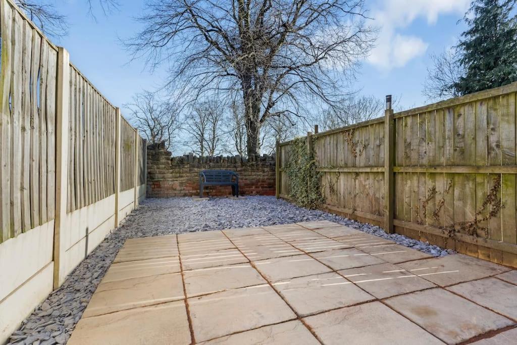 Mia's House: Park View +parking Nottingham