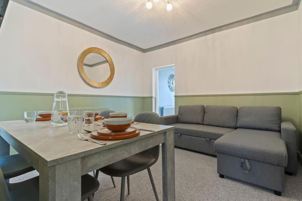 Mia's House: Park View +parking * Nottingham